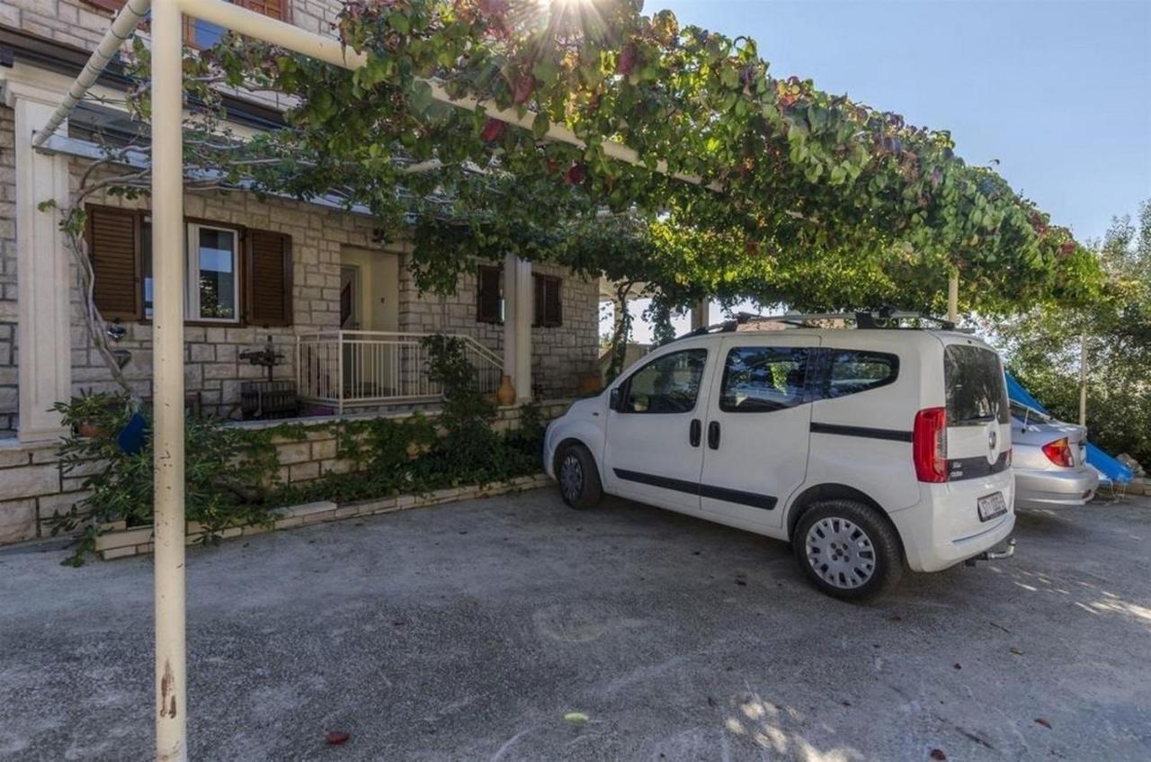 Apartments Lemar - With Parking Bol Esterno foto